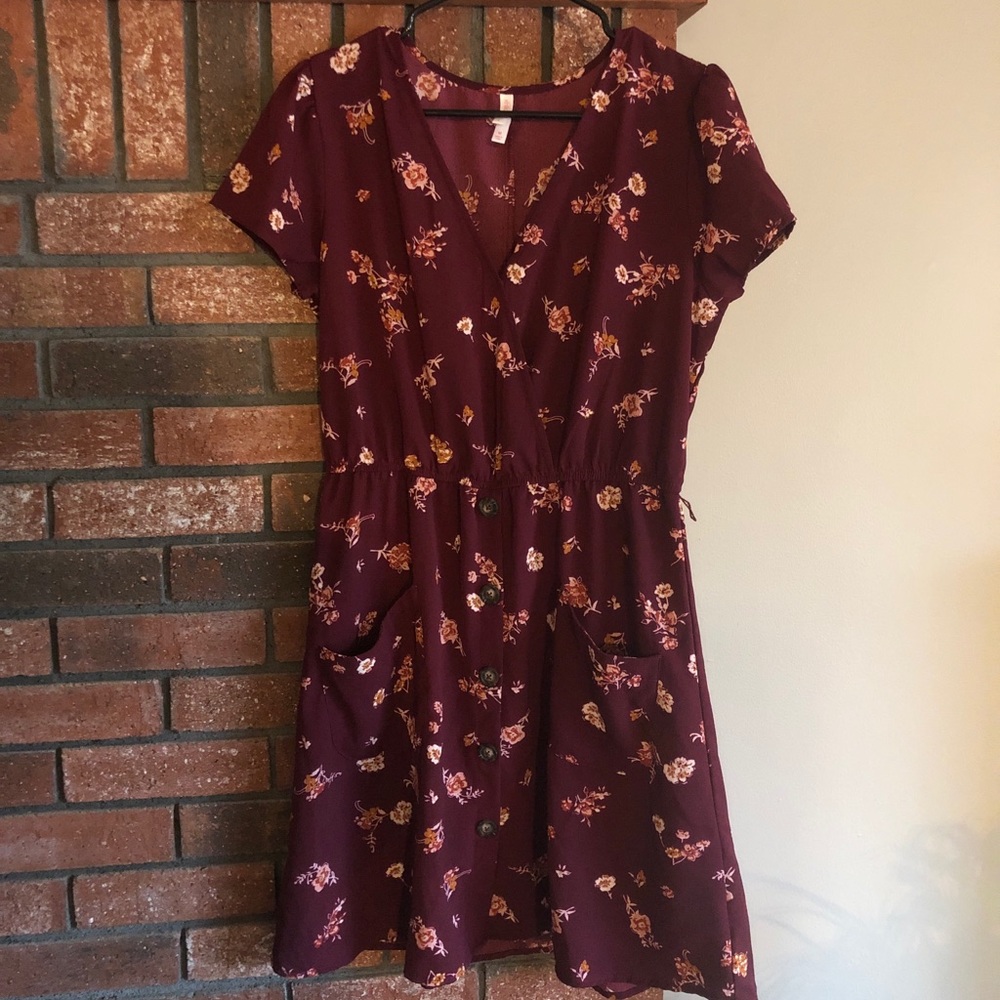 Burgundy floral v-neck casual dress pockets